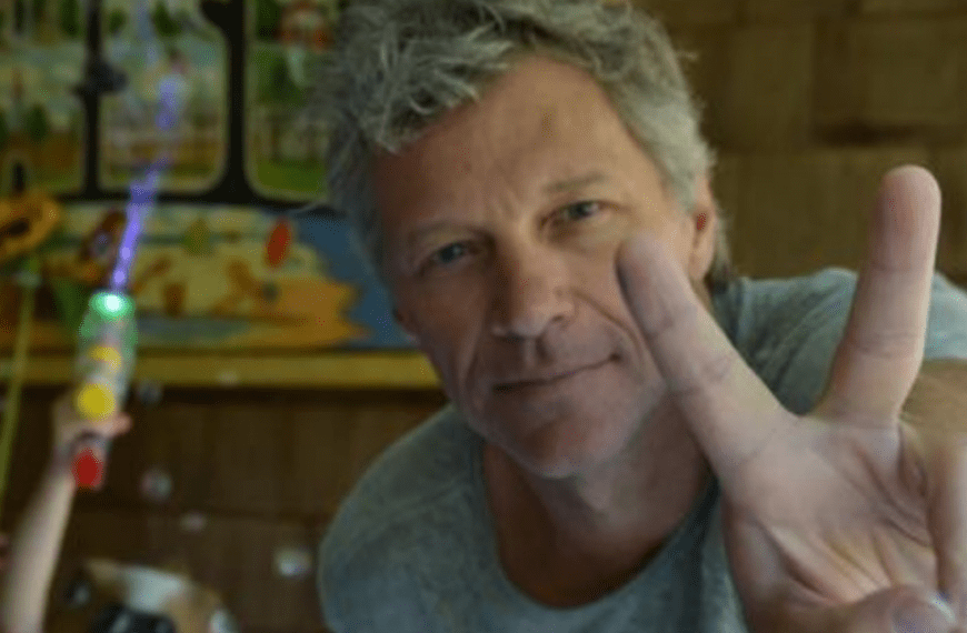 Jon Bon Jovi Joins Viral 2016 Throwback Wave
