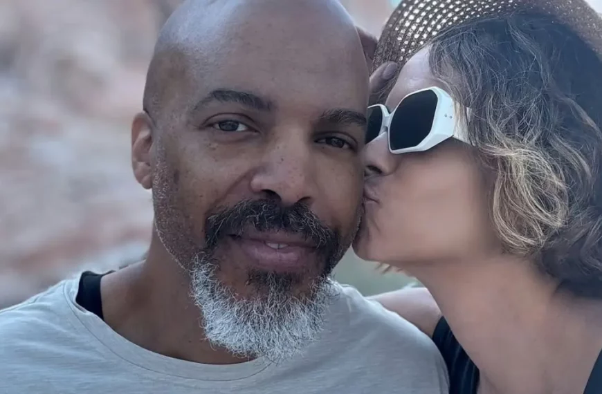 Van Hunt and Halle Berry are engaged