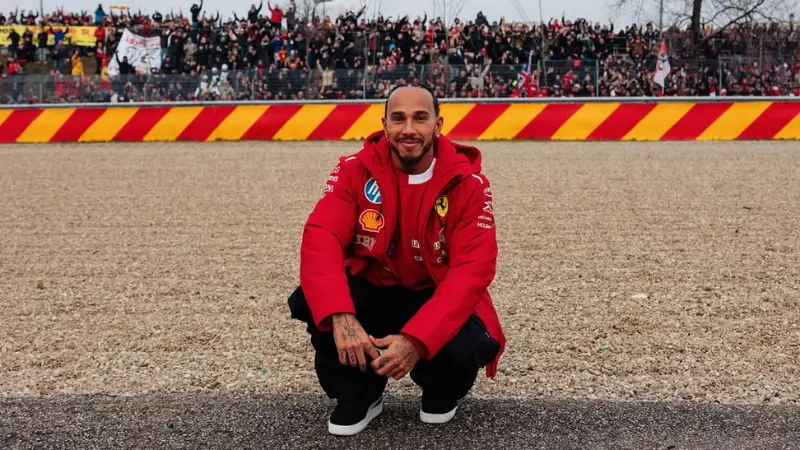 Lewis Hamilton F1 Legend